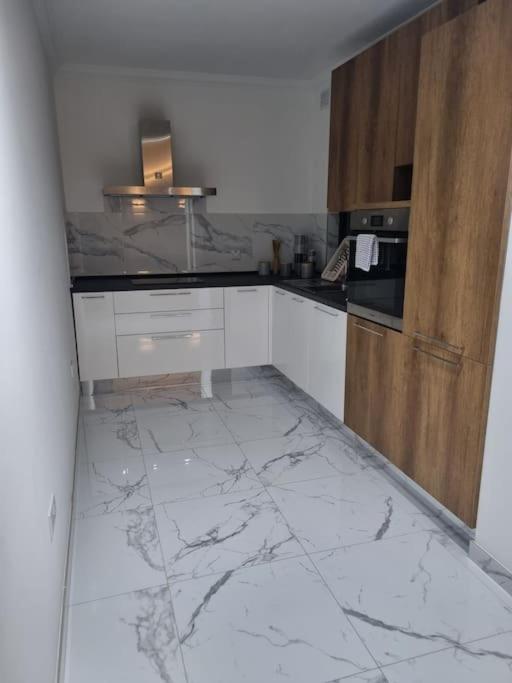 2 Bedroom Apartment In Bugibba เซนต์พอลส์เบย์ ภายนอก รูปภาพ