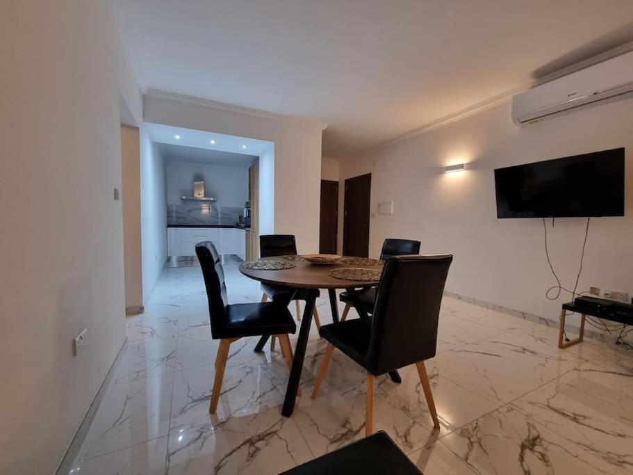 2 Bedroom Apartment In Bugibba เซนต์พอลส์เบย์ ภายนอก รูปภาพ