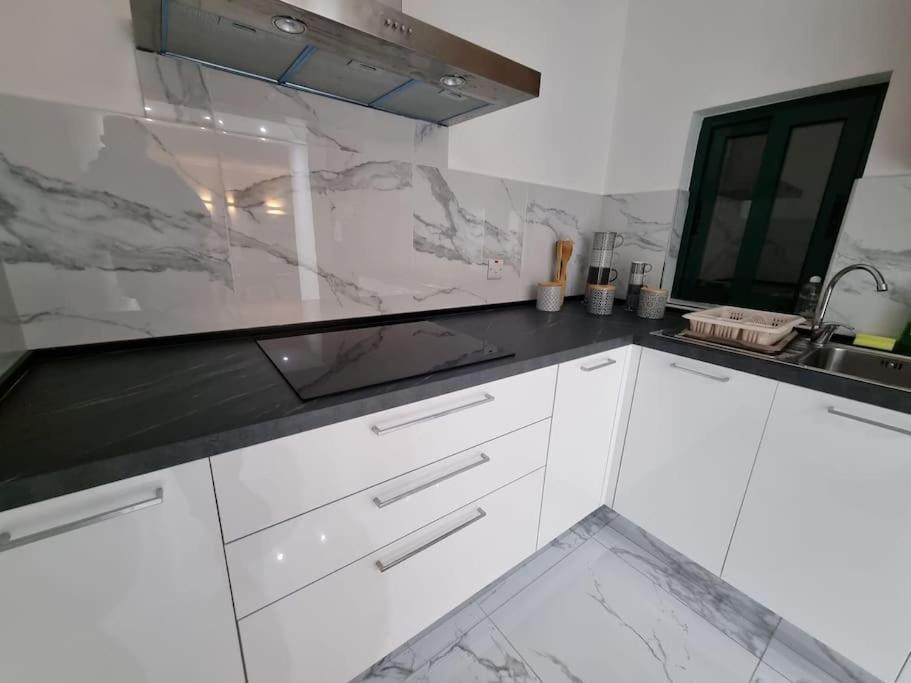 2 Bedroom Apartment In Bugibba เซนต์พอลส์เบย์ ภายนอก รูปภาพ