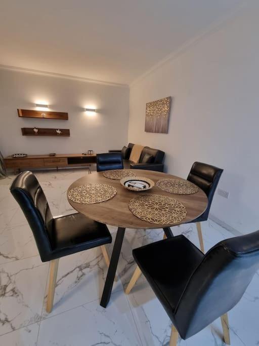 2 Bedroom Apartment In Bugibba เซนต์พอลส์เบย์ ภายนอก รูปภาพ